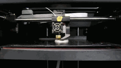 3D打印過程中，設(shè)備突然停止擠出耗材是什么原因？應(yīng)該怎么解決？